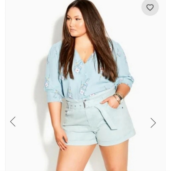 Like new City chic teal belted shorts 16